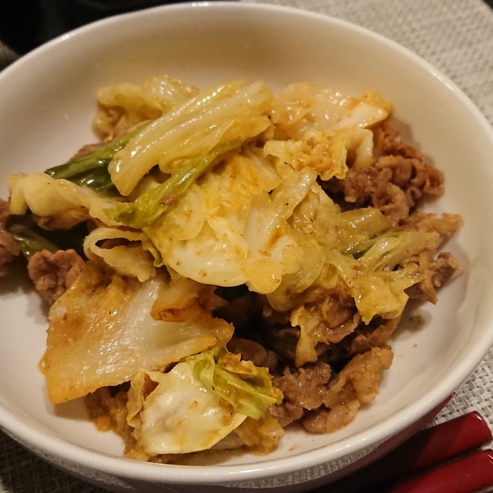 牛肉とキャベツのごま酢野菜炒め